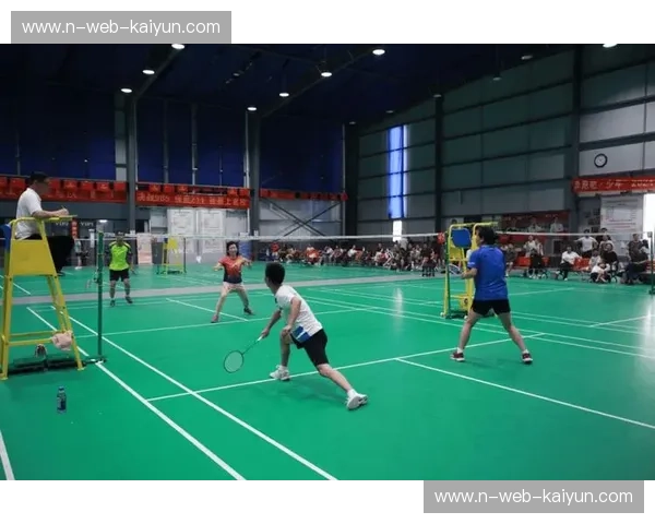 羽毛球半决赛：激情四溢，决战巅峰！