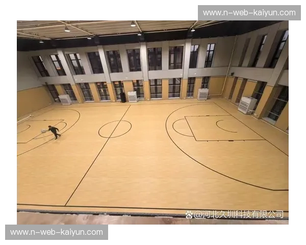 篮球新闻背后的那些故事:从球场到舆论场的全景透视 篮球新闻背后的那些故事:从球场到舆论场的全景透视